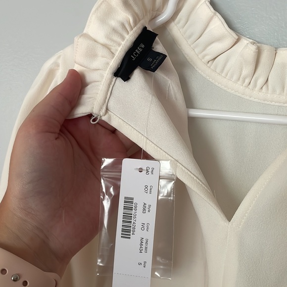 Ivory J. Crew Mockneck Crepe Blouse - Picture 3 of 3